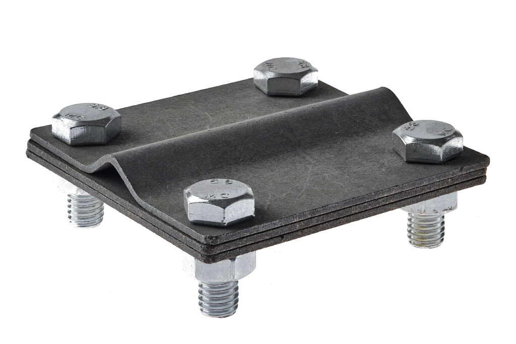 Зажим полоса-прут с тремя пластинами