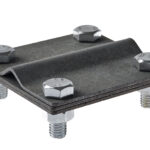 Зажим полоса-прут с тремя пластинами